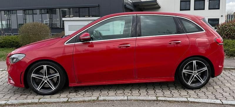 Gebraucht Mercedes B250 AMG 224 PS (164 kW) 2019 Rot Van / Kleinbus