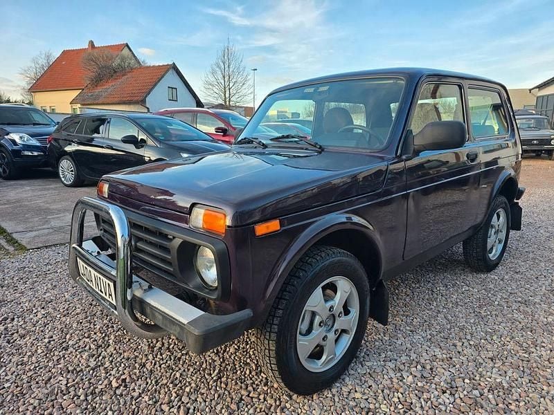 Gebraucht Lada Taiga 83 PS (61 kW) 2018 Rot SUV