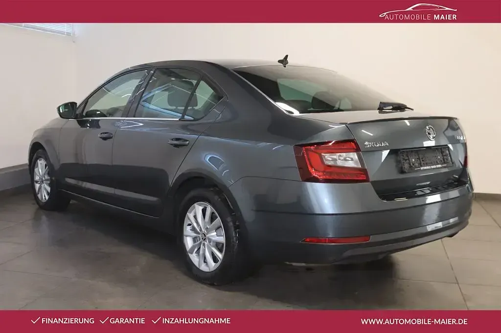 Gebraucht Skoda Octavia Style 179 PS (131 kW) 2017 Grau Limousine