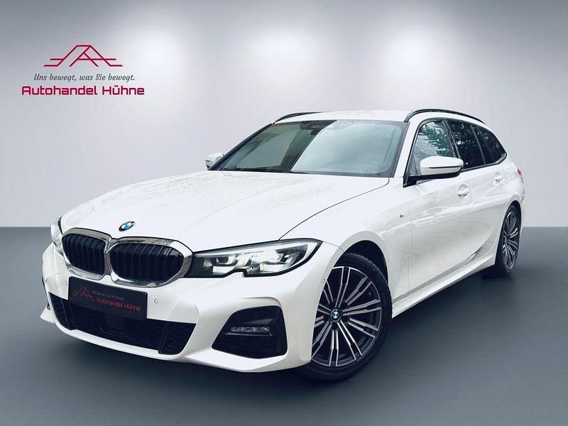 Weiß Gebraucht 2021 BMW 320 M Sport Limousine | 32.932 € (Fairer Preis) - Bild 1/4
