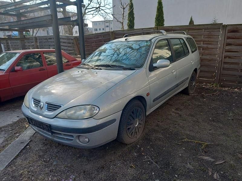 Gebraucht Renault Mégane II Dynamique 107 PS (78 kW) 2002 Grün Limousine