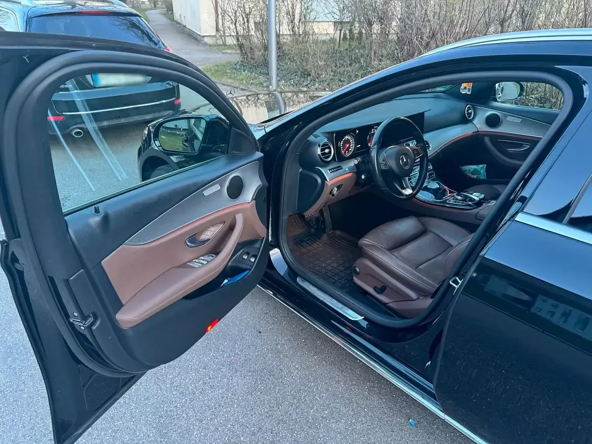Gebraucht Mercedes E400 AMG line 333 PS (244 kW) 2016 Schwarz Kombi