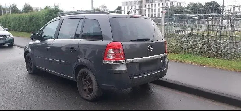 Gebraucht Opel Zafira 110 PS (80 kW) 2010 Grau Van / Kleinbus