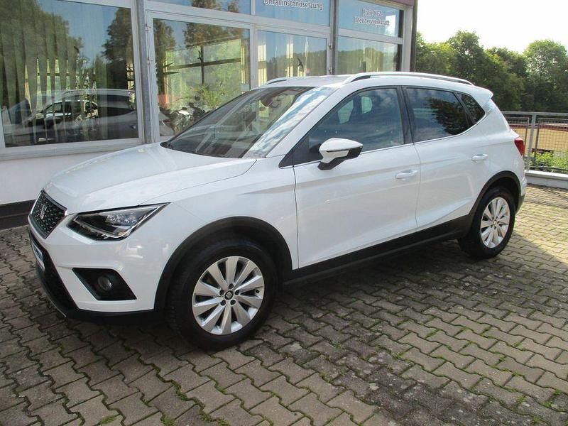 Weiß Gebraucht 2019 Seat Arona XCELLENCE SUV | 13.980 € (Fairer Preis) - Bild 1/4