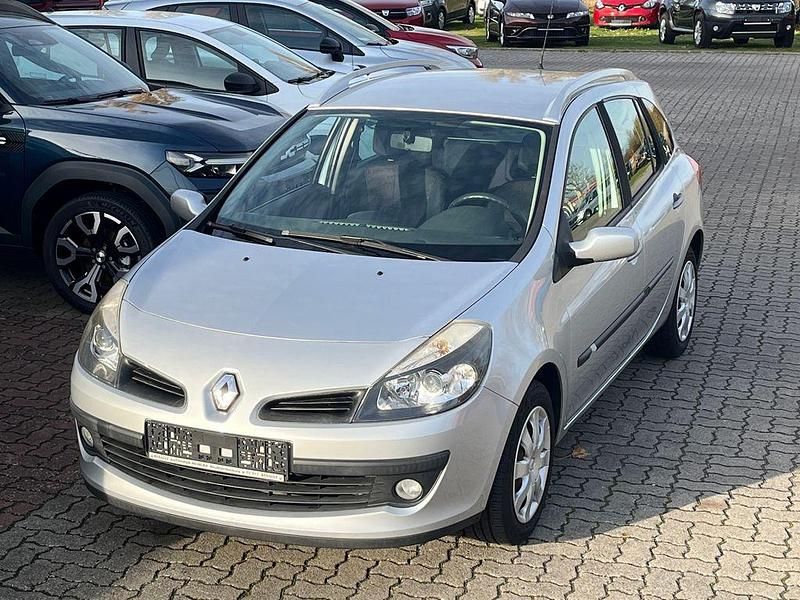 Gebraucht Renault Clio II 101 PS (74 kW) 2008 Silber Limousine