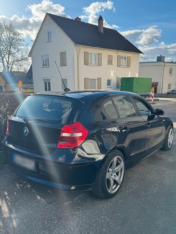 Gebraucht BMW 116 116 PS (85 kW) 2009 Schwarz Kleinwagen