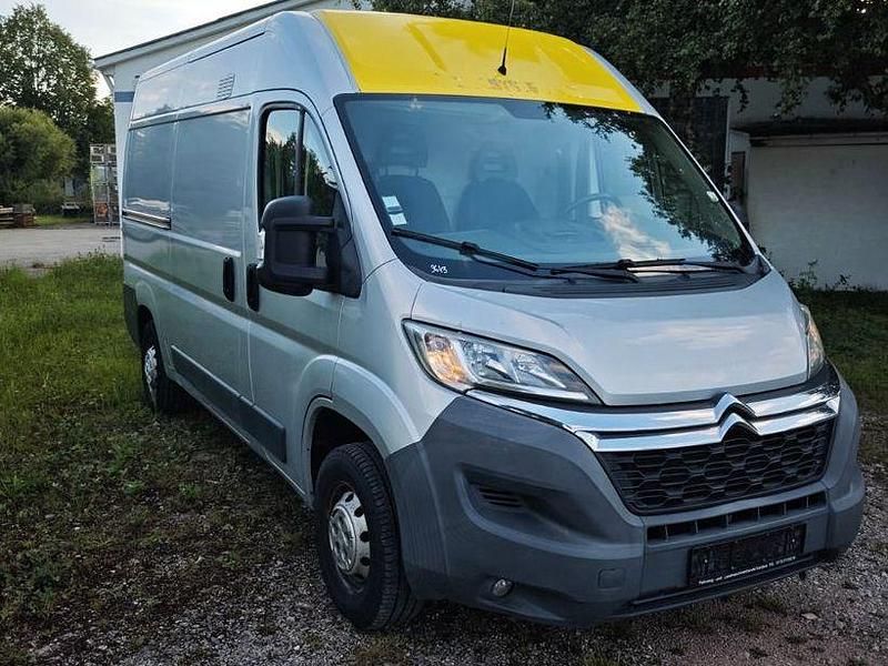 Grau Gebraucht 2015 Citroën Jumper Profi Van / Kleinbus | 8.330 € (Etwas zu teuer) - Bild 1/4