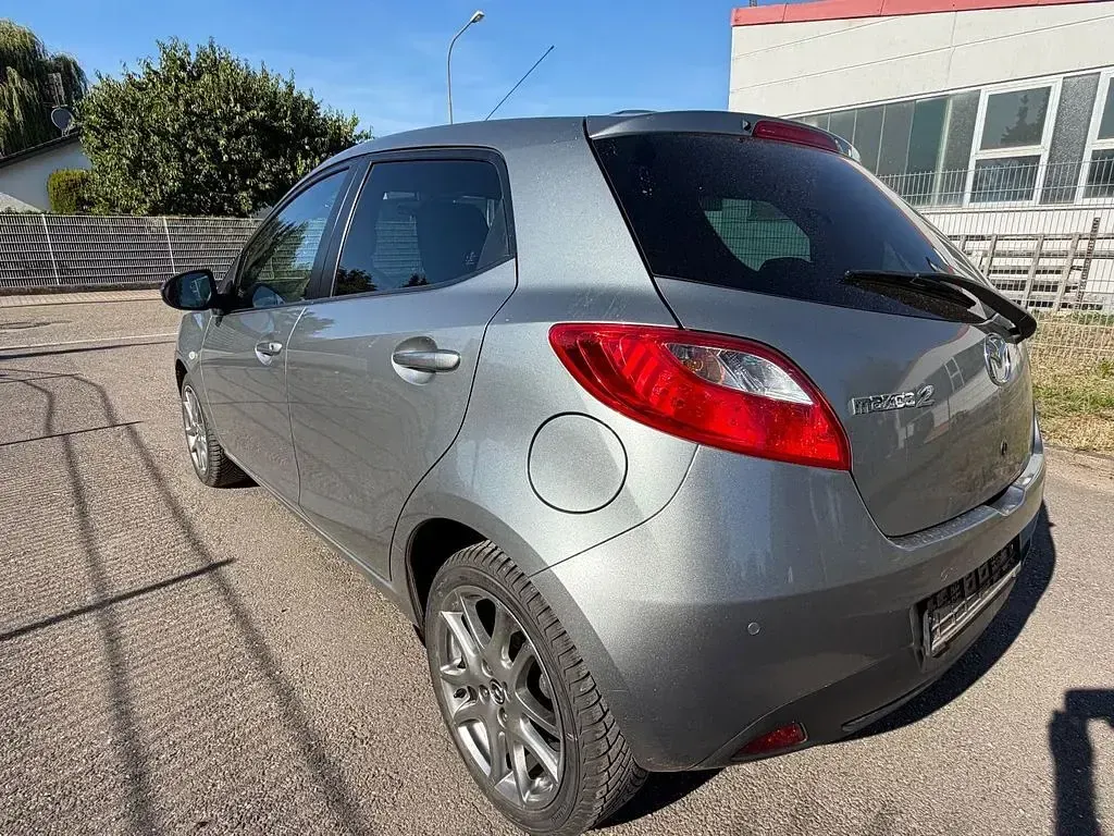 Gebraucht Mazda 2 84 PS (61 kW) 2014 Grau Limousine