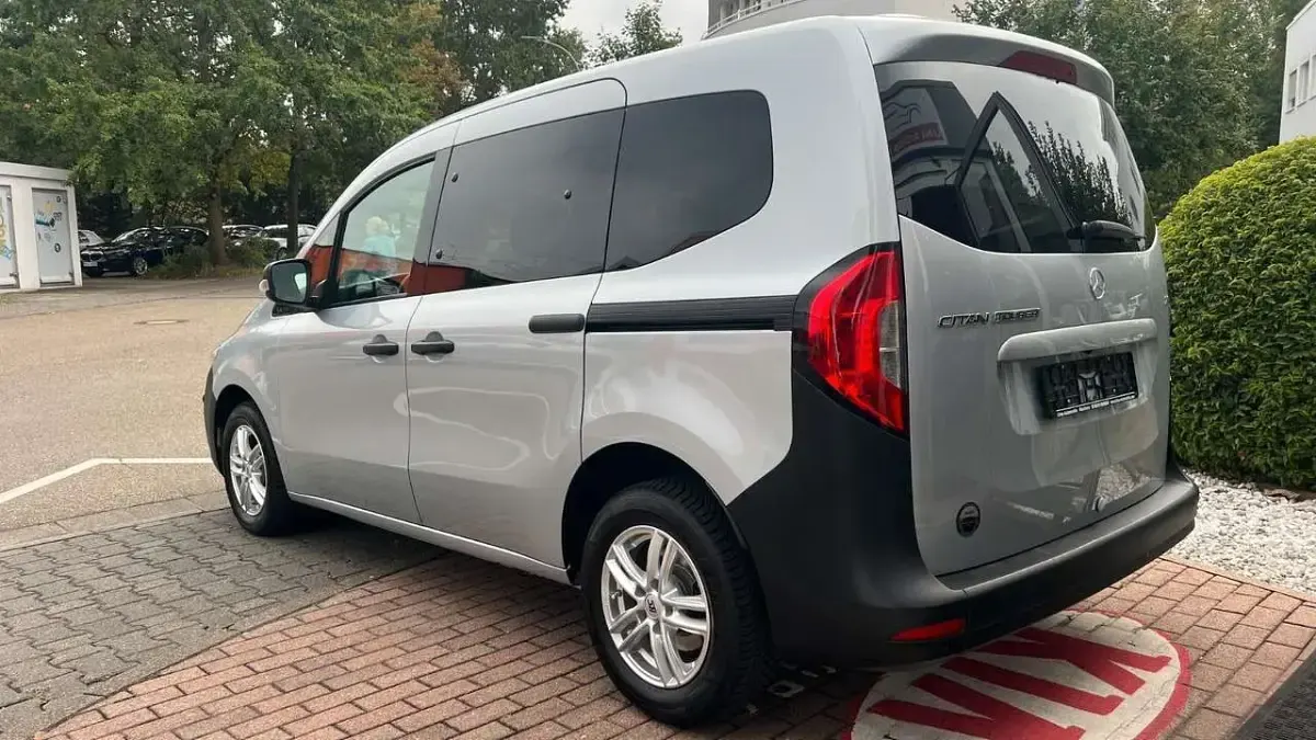 Gebraucht Mercedes Citan 113 131 PS (96 kW) 2022 Silber Van / Kleinbus