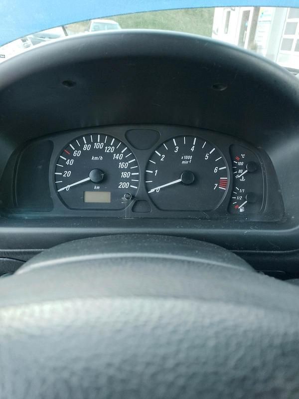 Gebraucht Opel Agila 75 PS (55 kW) 2004 Blau Van / Kleinbus