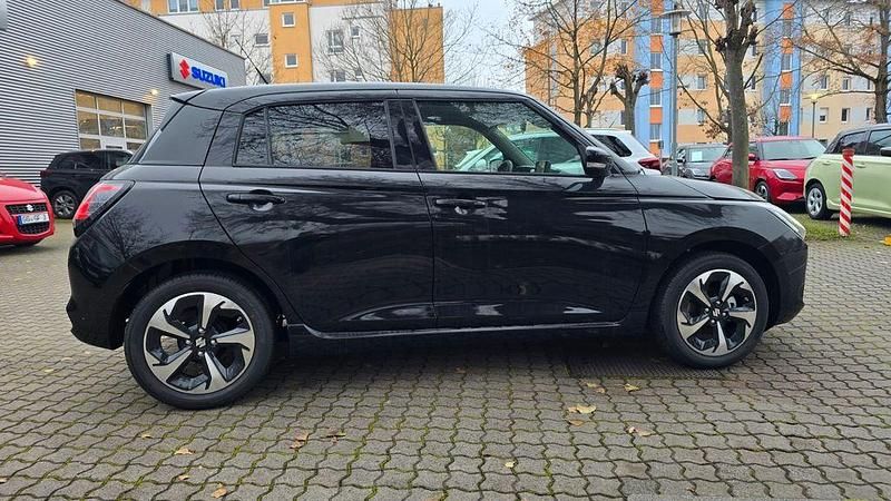 Neu Suzuki Swift Comfort+ 83 PS (61 kW) 2025 Schwarz Limousine