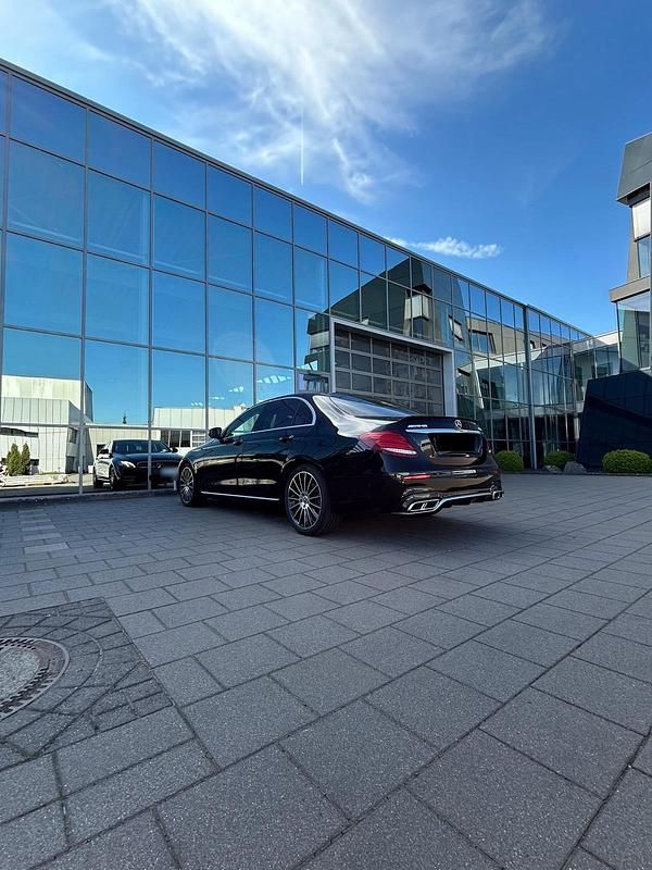 Gebraucht Mercedes E200 Avantgarde 150 PS (110 kW) 2019 Schwarz Limousine