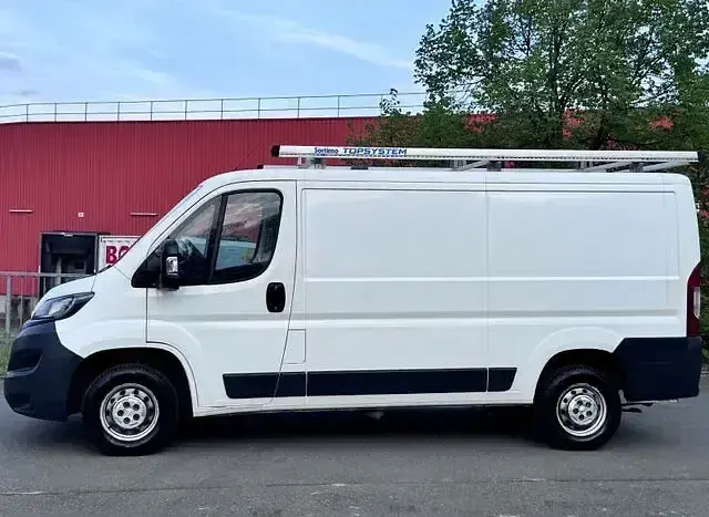 Gebraucht Peugeot Boxer 131 PS (96 kW) 2017 Weiß Van