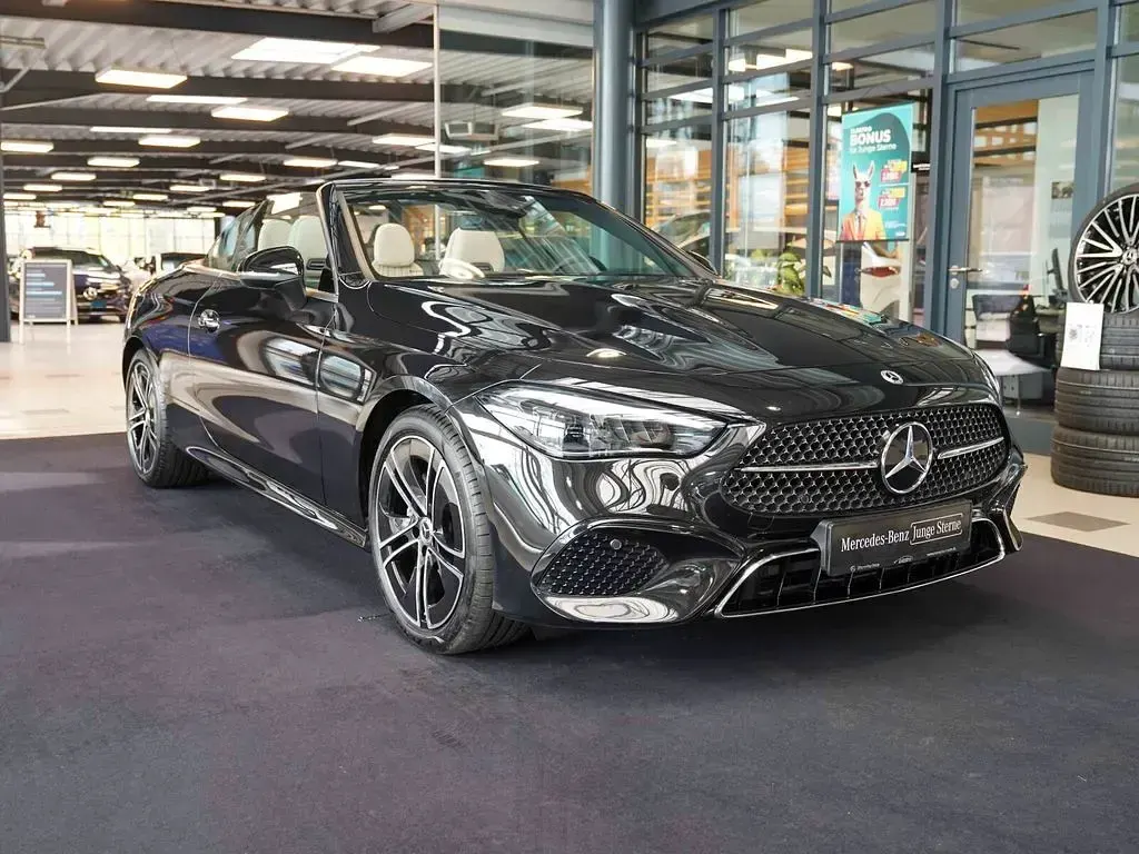 Gebraucht Mercedes CLE220 197 PS (144 kW) 2023 Obsidianschwarz Cabrio