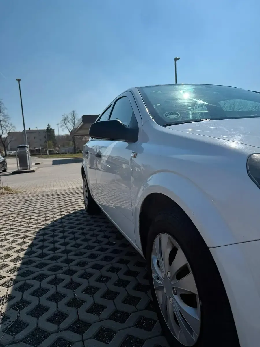 Usata Opel Astra 110 CV (80 kW) 2009 Bianco Utilitaria