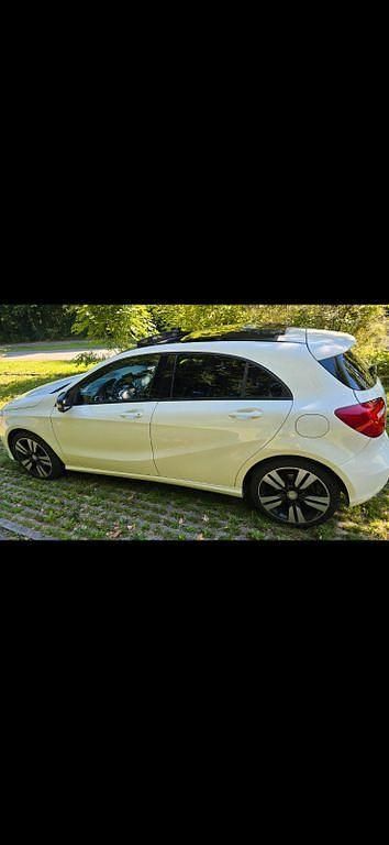 Weiß Gebraucht 2013 Mercedes A200 Style Limousine | 9.000 € (Fairer Preis) - Bild 1/4