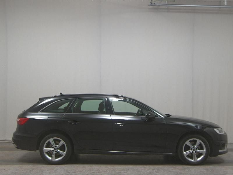 Gebraucht Audi A4 Advanced 163 PS (119 kW) 2021 Schwarz Kombi