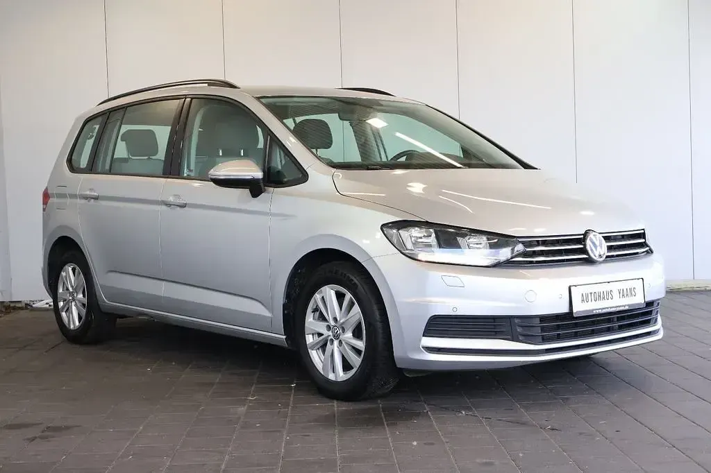 Gebraucht VW Touran Comfortline 116 PS (85 kW) 2020 Silber Van / Kleinbus