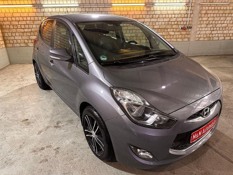 Gebraucht Hyundai ix20 Edition 116 PS (85 kW) 2012 Grau Kleinwagen