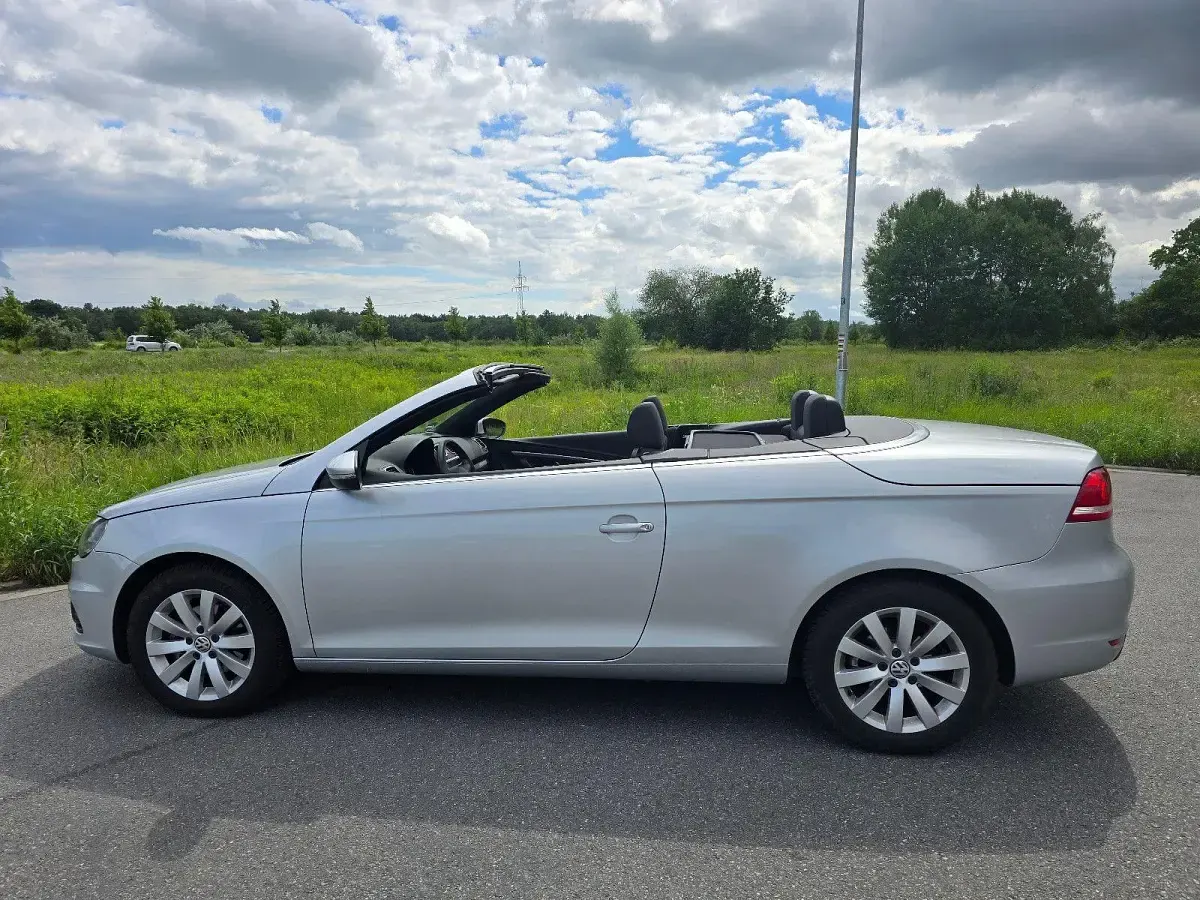 Gebraucht VW Eos 122 PS (89 kW) 2013 Grau Cabrio
