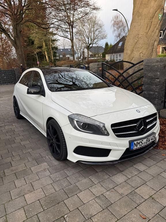 Weiß Gebraucht 2012 Mercedes A200 Style Limousine | 9.500 € (Teuer) - Bild 1/4