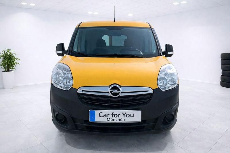 Usado Opel Combo 105 HP (77 kW) 2015 Amarelo Monovolume