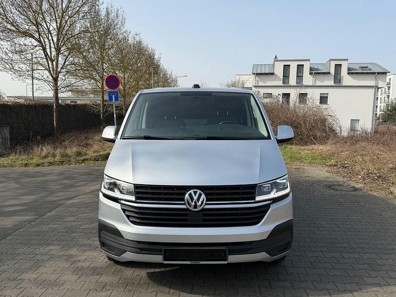 Gebraucht VW Transporter 150 PS (110 kW) 2021 Silber Van