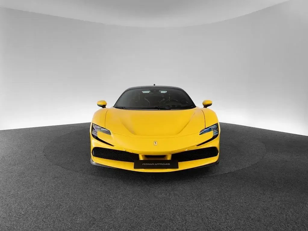 Gebraucht Ferrari SF90 999 PS (734 kW) 2022 Gelb Coupé