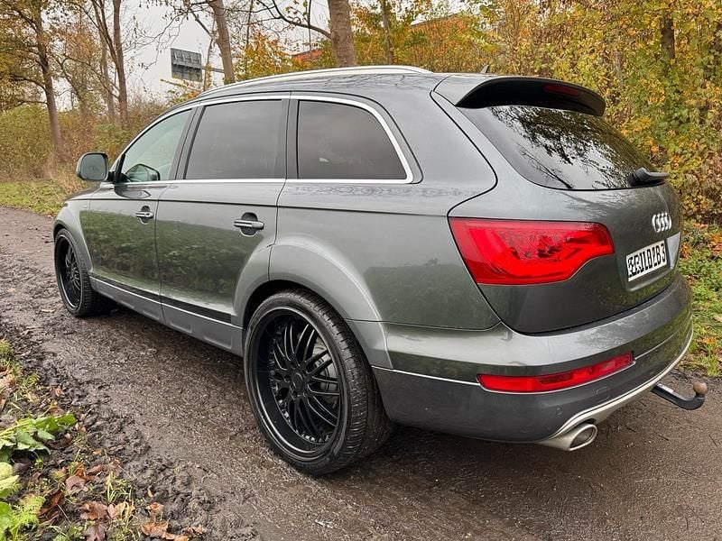 Grau Gebraucht 2007 Audi Q7 Premium SUV | 10.000 € - Bild 1/4