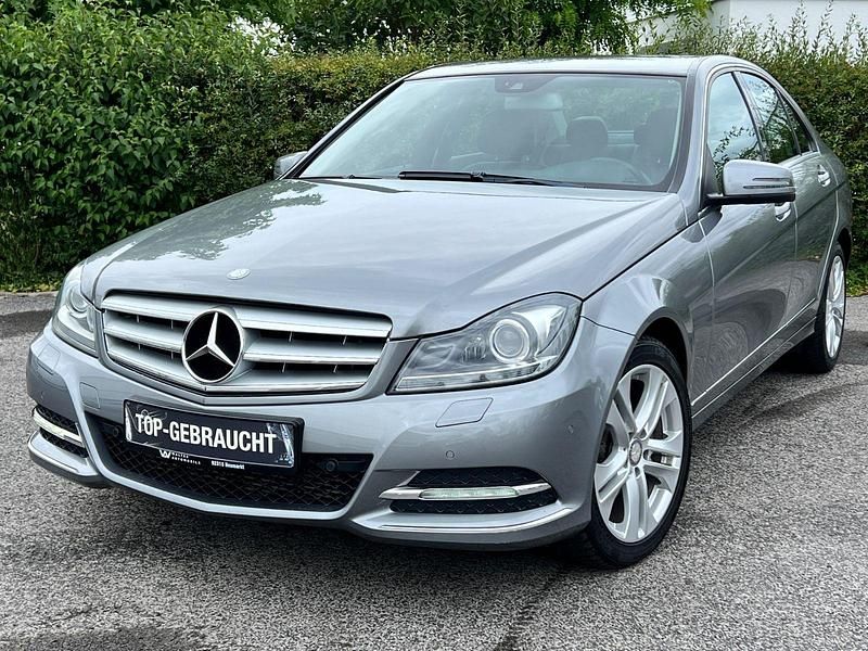 Silber Gebraucht 2012 Mercedes C250 Limousine | 9.180 € (Superpreis) - Bild 1/4