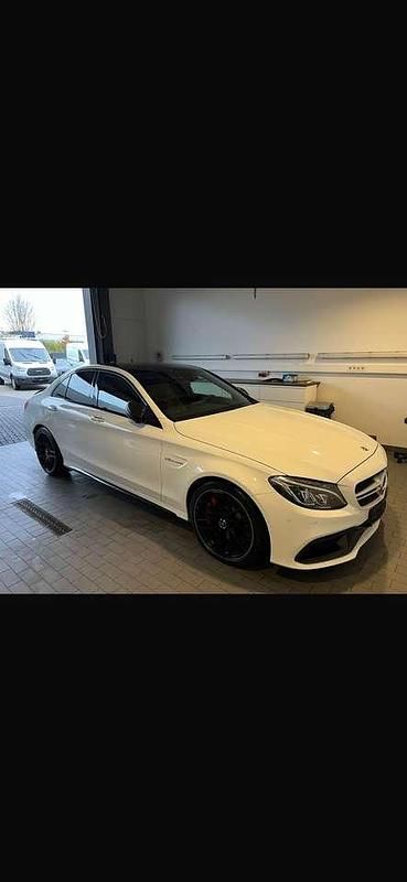 Weiß Gebraucht 2018 Mercedes C63S AMG AMG Limousine | 54.600 € (Fairer Preis) - Bild 1/4