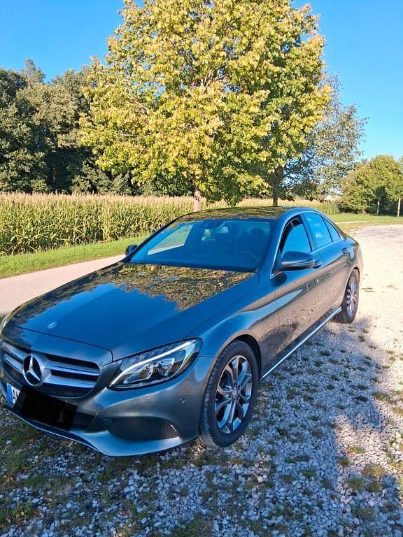 Grau Gebraucht 2016 Mercedes C220 Avantgarde Limousine | 17.800 € (Fairer Preis) - Bild 1/4