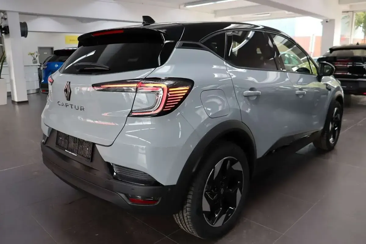 Nowe Renault Captur Techno 155 KM (114 kW) 2025 Szary SUV