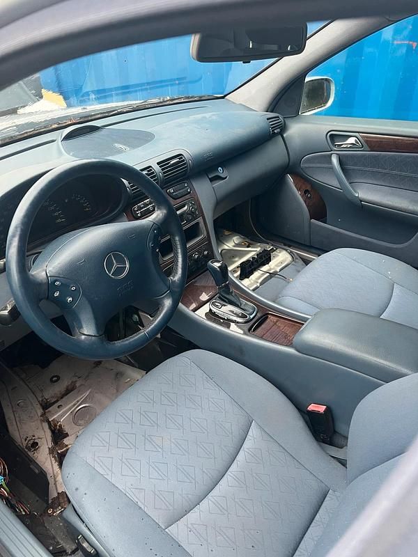 Gebraucht Mercedes C220 143 PS (105 kW) 2002 Silber Kombi
