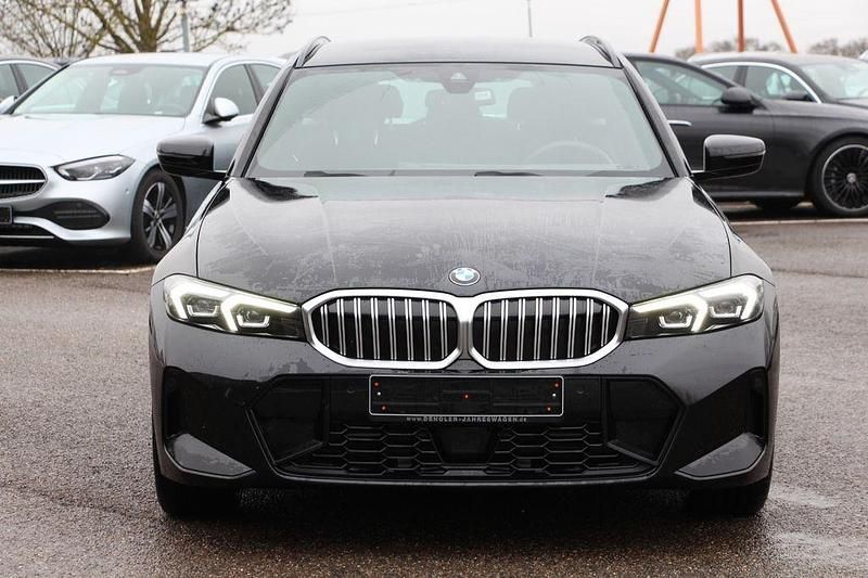 Gebraucht BMW 330 M Sport 245 PS (180 kW) 2024 Schwarz Kombi