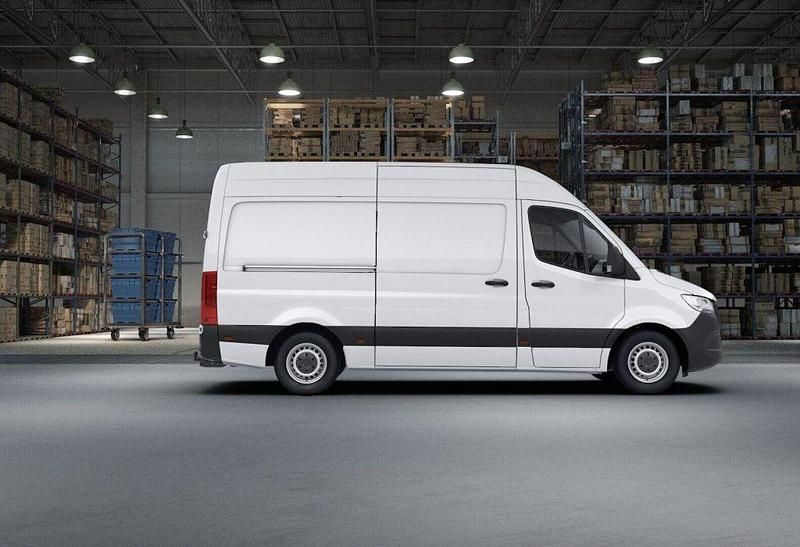 Gebraucht Mercedes Sprinter 163 PS (119 kW) 2021 Arktikweiß Van