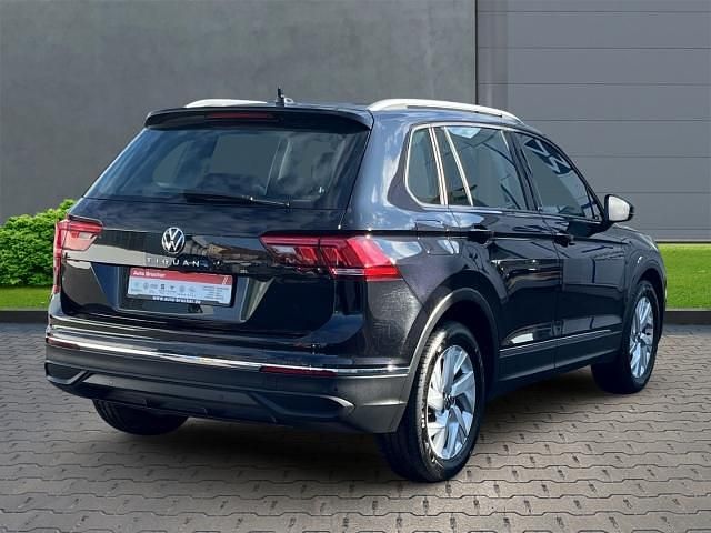 Gebraucht VW Tiguan Active 150 PS (110 kW) 2022 Schwarz SUV