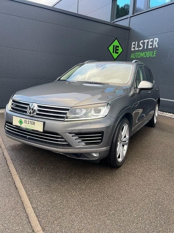 Grau Gebraucht 2016 VW Touareg R-line SUV | 18.990 € (Superpreis) - Bild 1/4