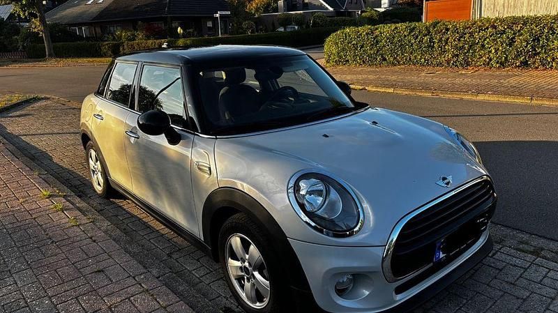 Silber Gebraucht 2016 Mini Cooper Kleinwagen | 9.990 € (Superpreis) - Bild 1/4