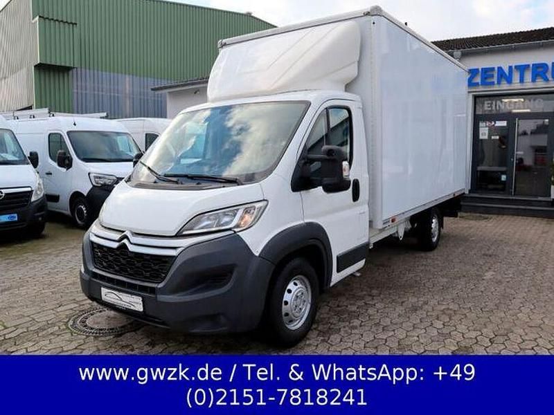 Weiss Gebraucht 2017 Citroën Jumper Van / Kleinbus | 20.450 € (Teuer) - Bild 1/4