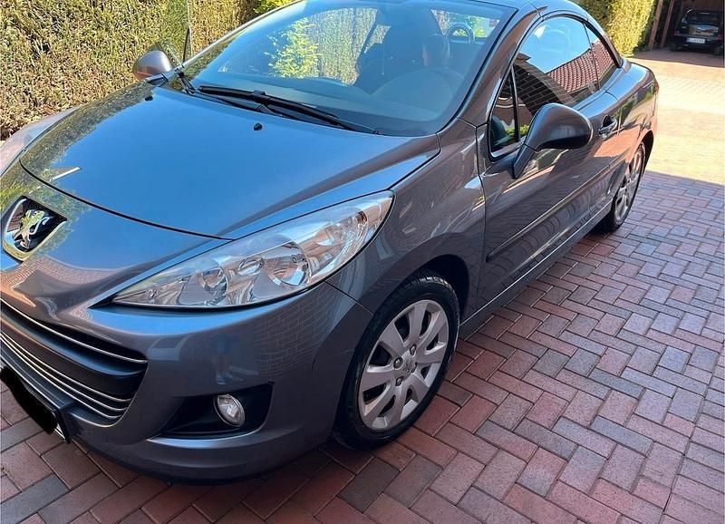 Grau Gebraucht 2010 Peugeot 207 CC Cabrio | 2.100 € (Guter Preis) - Bild 1/4