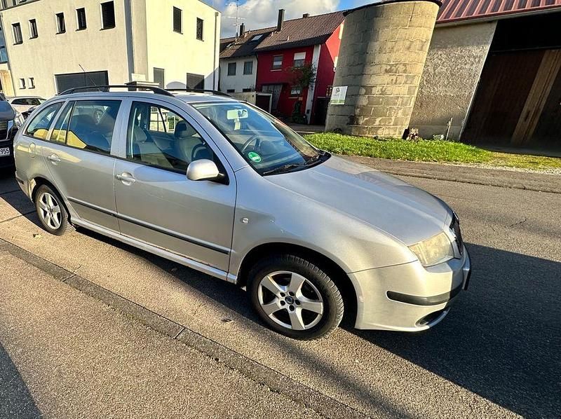 Silber Gebraucht 2006 Skoda Fabia Ambiente Kombi | 749 € (Superpreis) - Bild 1/4