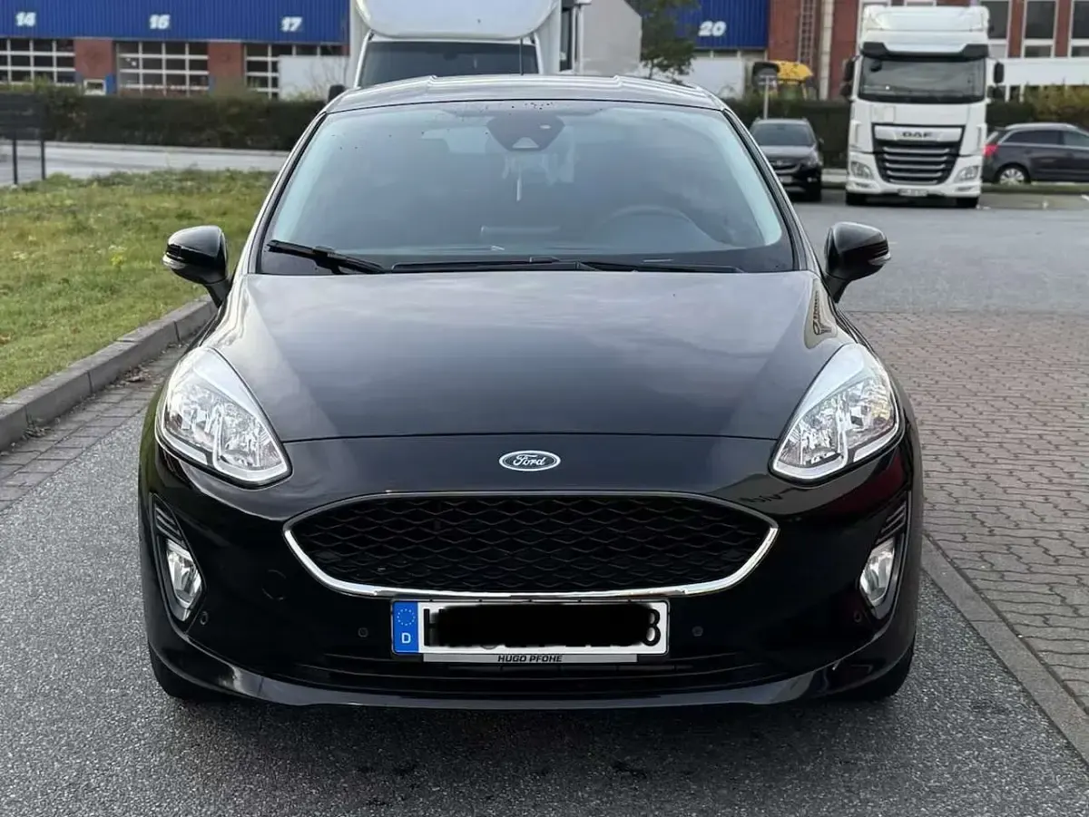 Gebraucht Ford Fiesta Cool & Connect 71 PS (52 kW) 2018 Schwarz Kleinwagen
