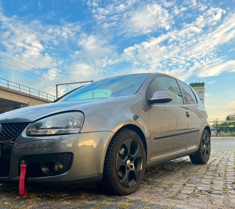 Grau Gebraucht 2004 VW Golf IV Trendline Kleinwagen | 1.600 € (Superpreis) - Bild 1/4