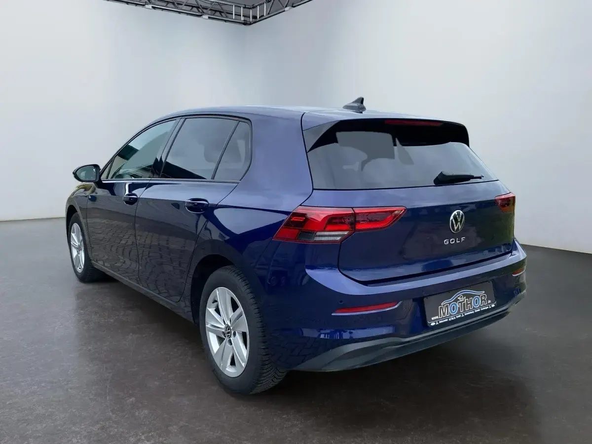 Gebraucht VW Golf VIII Life 150 PS (110 kW) 2023 Blau Limousine
