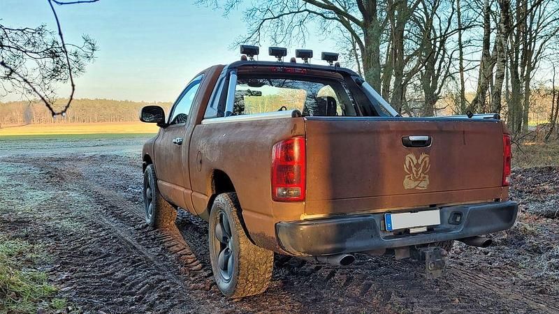 Gebraucht Dodge Magnum 345 PS (253 kW) 2004 Braun SUV