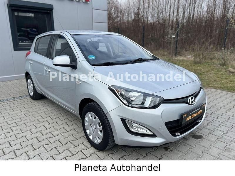 Gebraucht Hyundai i20 Edition 86 PS (63 kW) 2012 Silber Kleinwagen