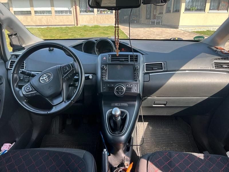 Gebraucht Toyota Verso 112 PS (82 kW) 2016 Braun Van / Kleinbus