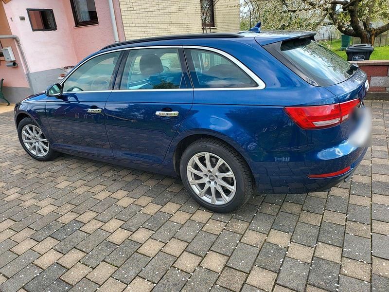 Gebraucht Audi A4 Ambiente 150 PS (110 kW) 2016 Blau Kombi