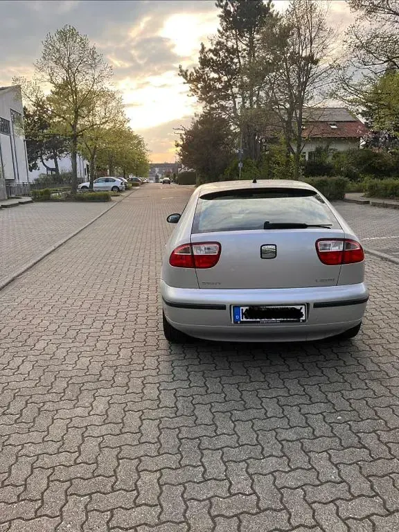 Gebraucht Seat Leon 105 PS (77 kW) 2004 Silber Kleinwagen
